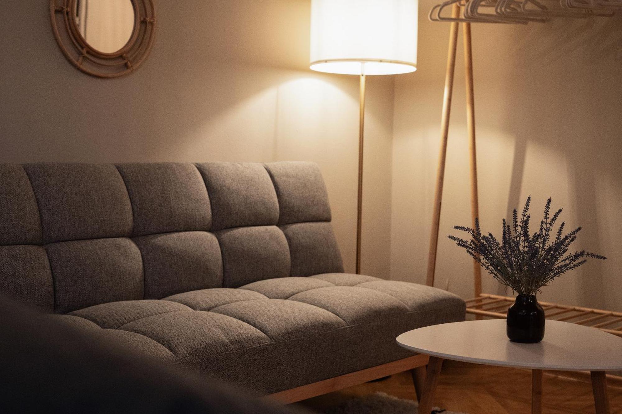 Boho Design Studio - Historic City Center With Free Parking & Aircon By Hero Homes Graz Kültér fotó