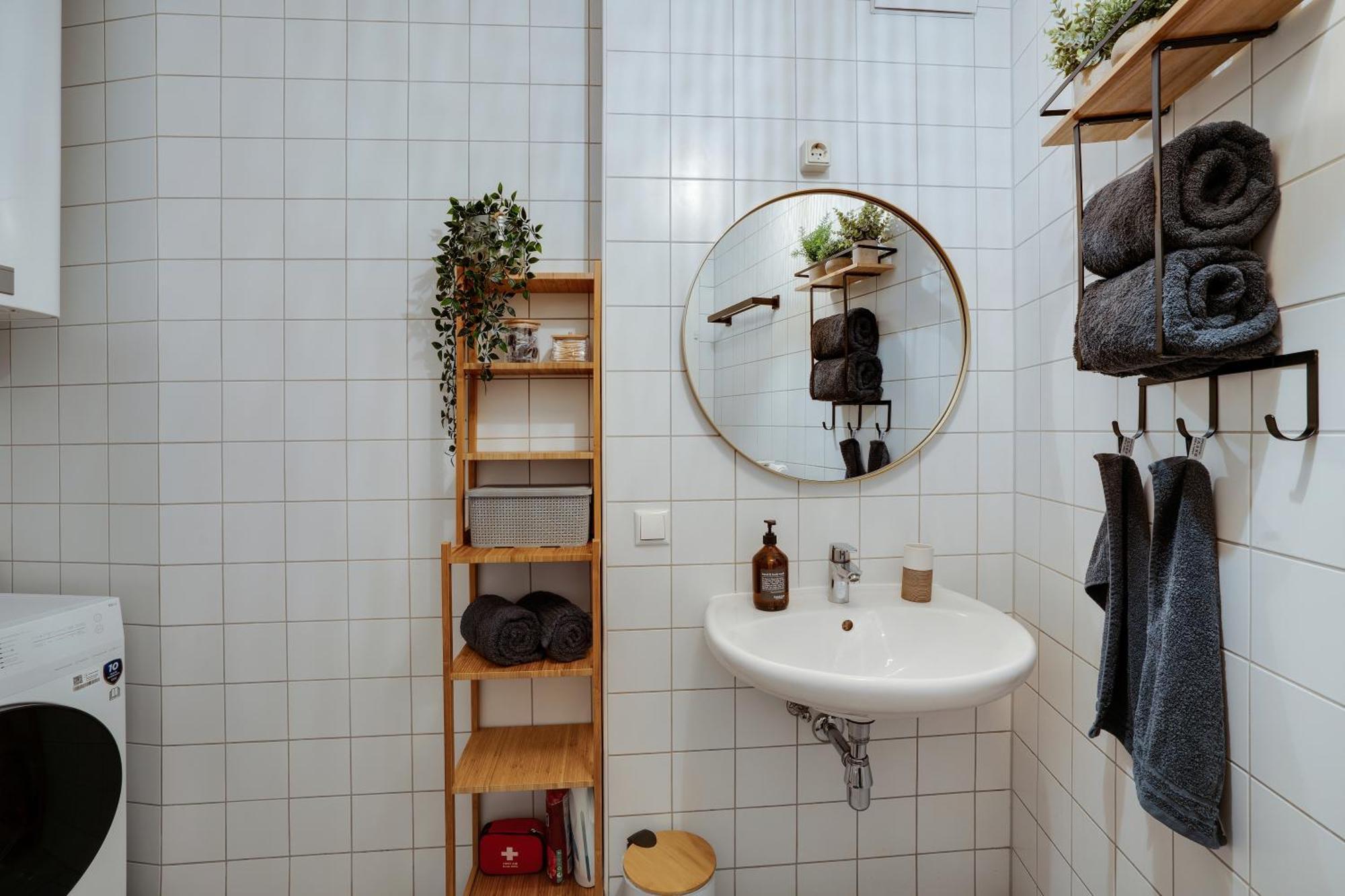 Boho Design Studio - Historic City Center With Free Parking & Aircon By Hero Homes Graz Kültér fotó
